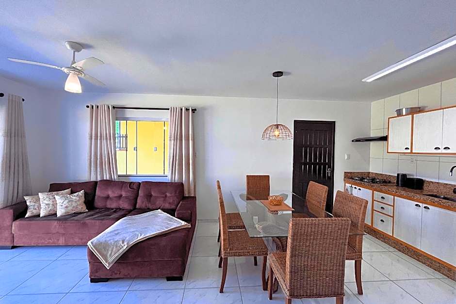 Casa Amarela - WIFi - Prox Praia e Beto Carrero