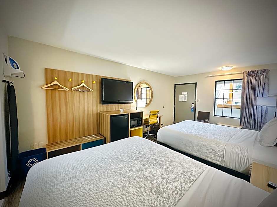 Days Inn by Wyndham Alexandria