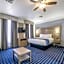 Days Inn & Suites by Wyndham Webster NASA-ClearLake-Houston