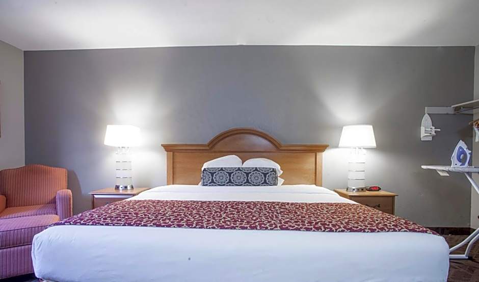Ramada by Wyndham Barstow