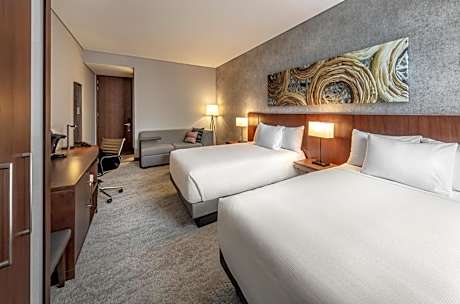 Queen Room with Two Queen Beds and Sofa Bed - High Floor