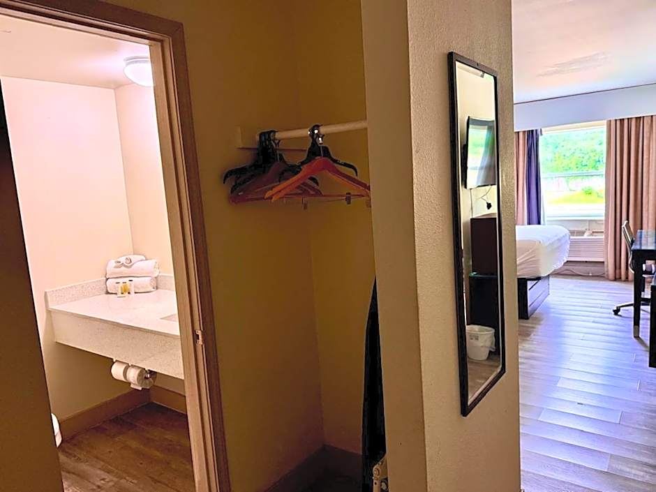 University Inn of Carbondale by Hotel O