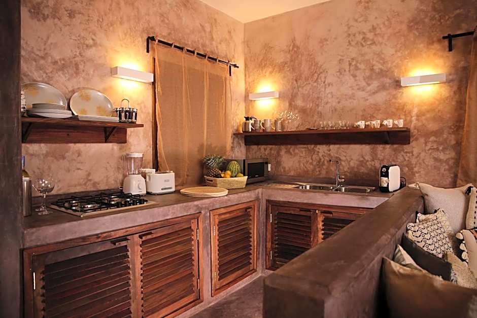 Joya' Beach Suites & Villa