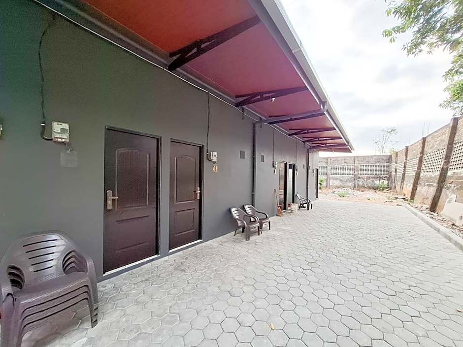 Homestay Sido Joyo near Sunrise Mall Mitra RedDoorz