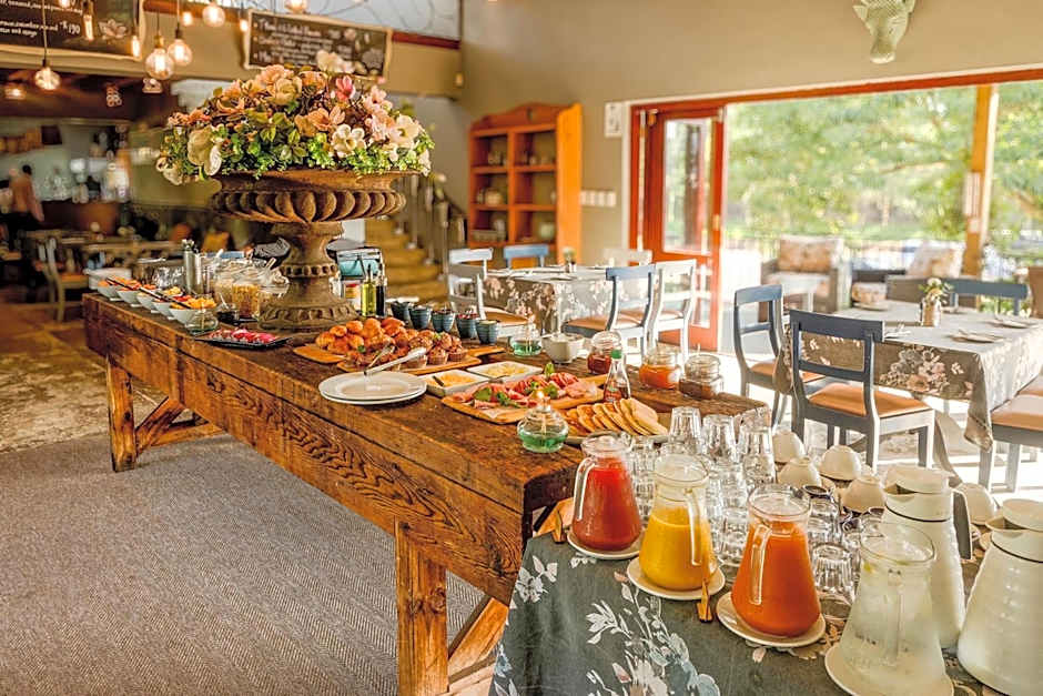 Casterbridge Hollow Boutique Hotel