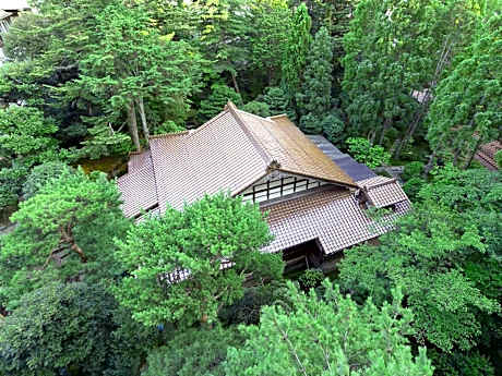 Deluxe Bungalow with Garden View