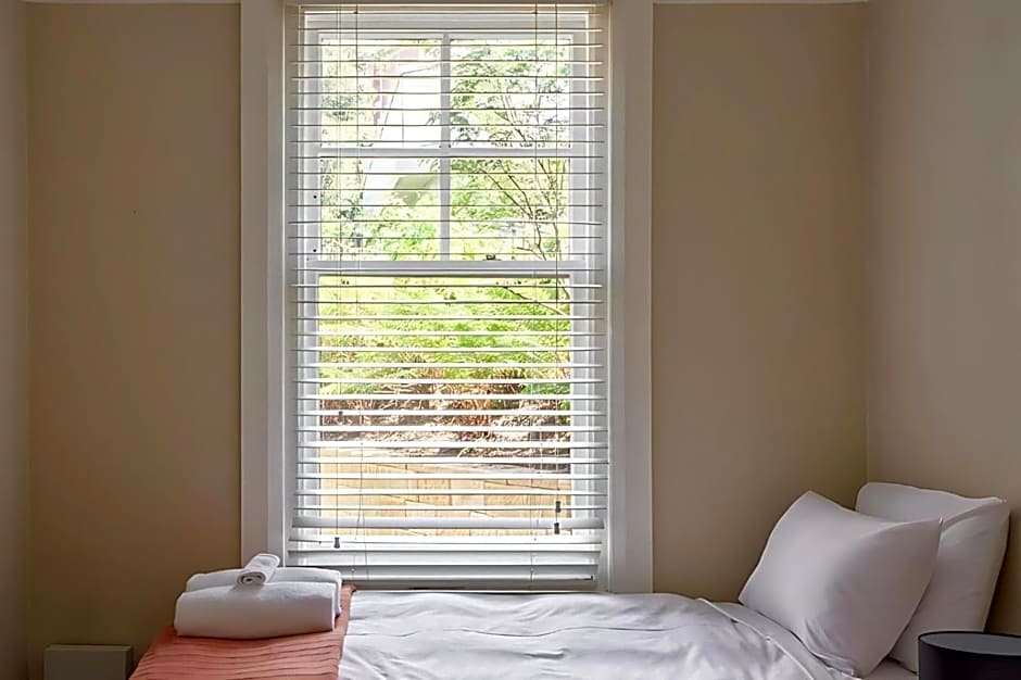 Comfort in Sandy Bay next to the Rivulet