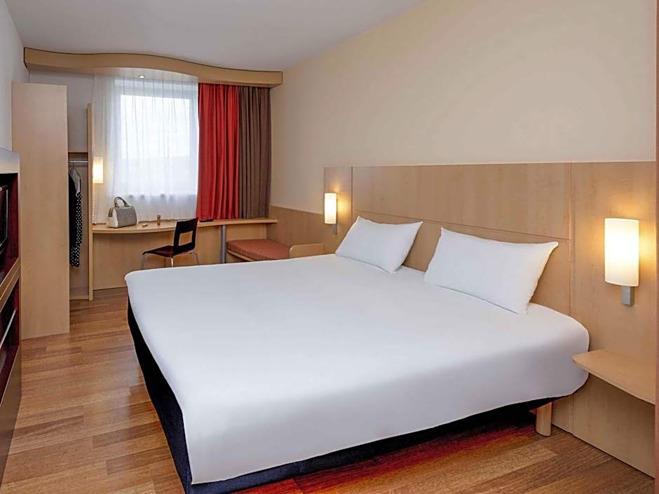 Ibis Esch Belval
