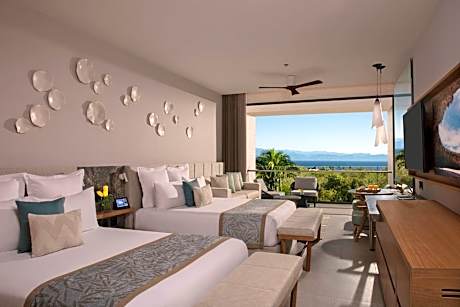 Junior Suite Partial Oceanview 2 Queen