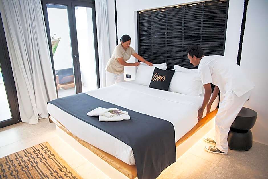 Agrari Bo Suites by Mykonos Rocks