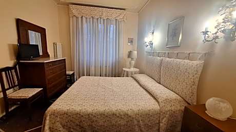 Double or Twin Room with Private External Bathroom