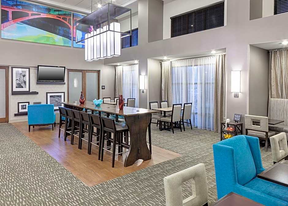 Hampton Inn By Hilton And Suites Cedar Rapids North