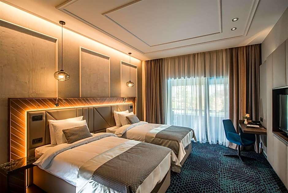 Sky Blue Hotel & Spa