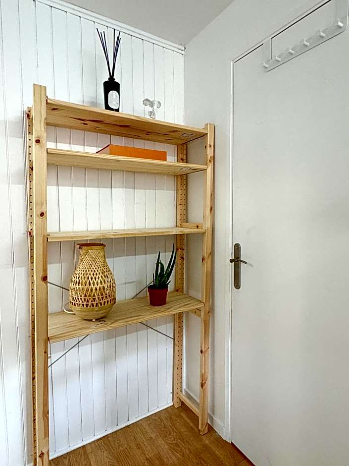 Korean Minbak CLV PARIS