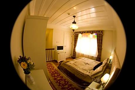 Duplex Apartment (4 Adults)