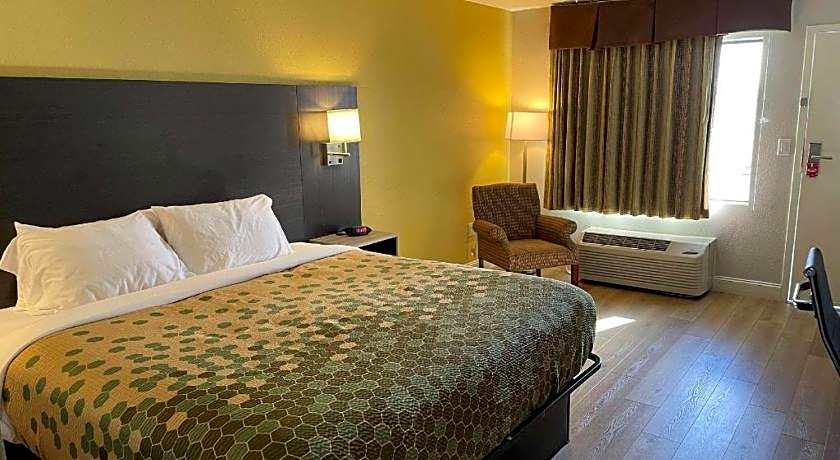 Econo Lodge White Pine Morristown I-81 & I-40 Split