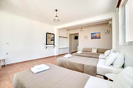 Seaside Apartment - Ground Floor