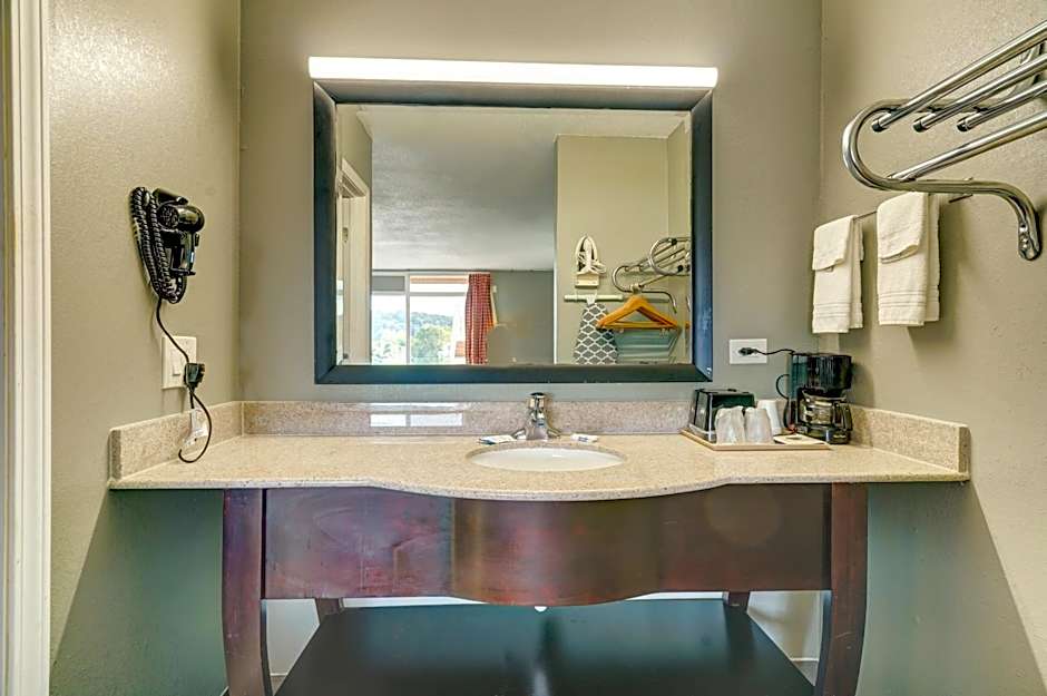 Budget Inn - Ellijay