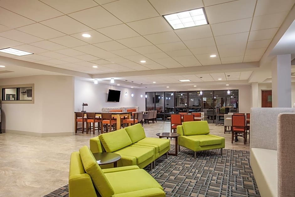 Holiday Inn Express & Suites AUGUSTA WEST - FT GORDON AREA