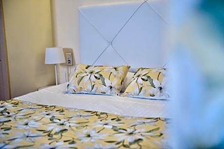 Large Double Room (1st floor)