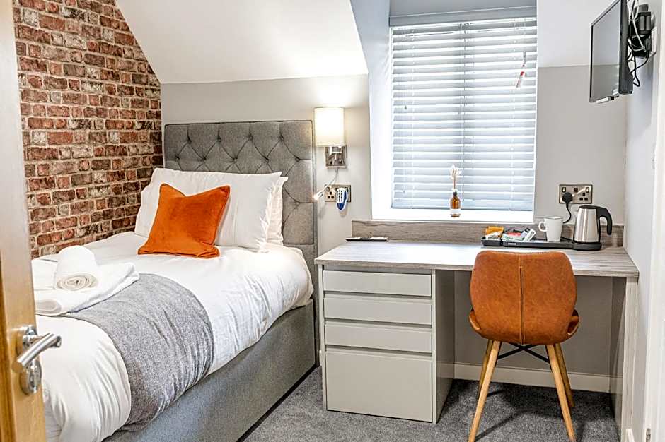 Chequers Lodge- Dalton-in- Furness- Self check in- for professionals and tourists