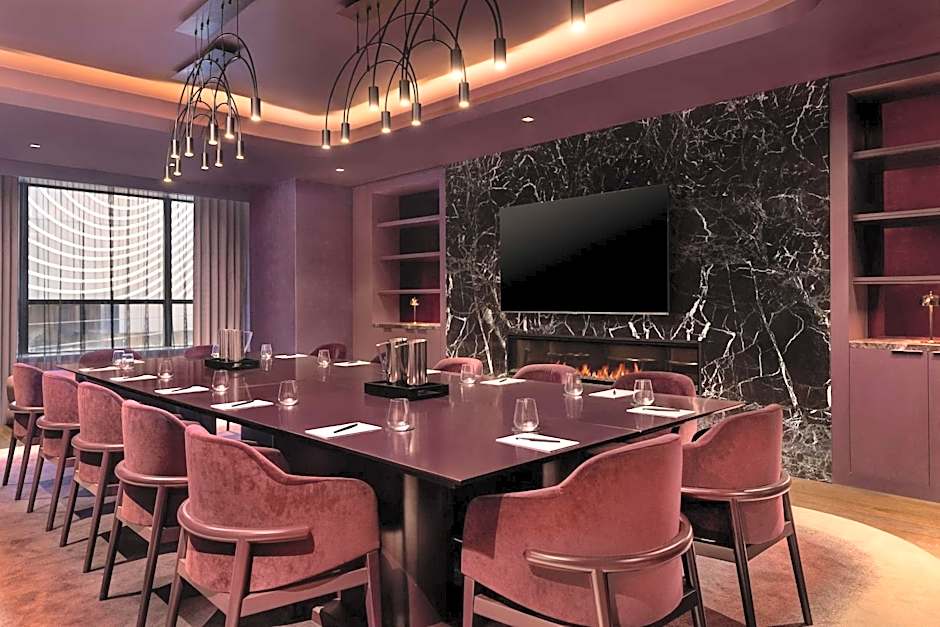 Revery Toronto Downtown, Curio Collection by Hilton