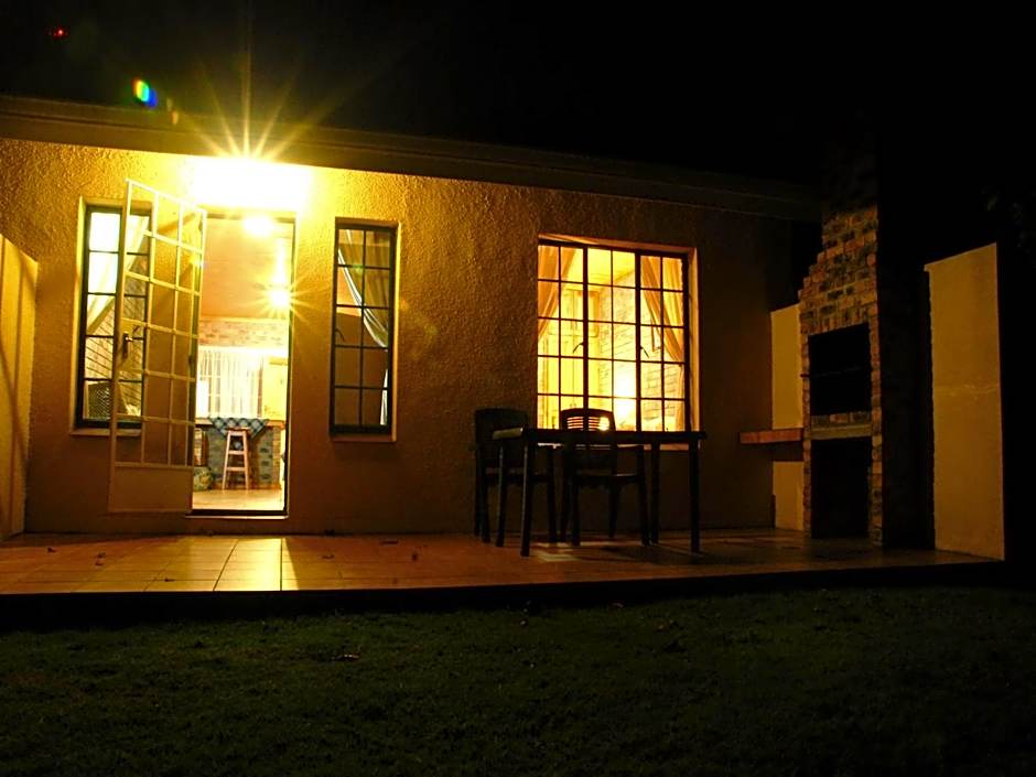 Thaba Tsweni Lodge & Safaris