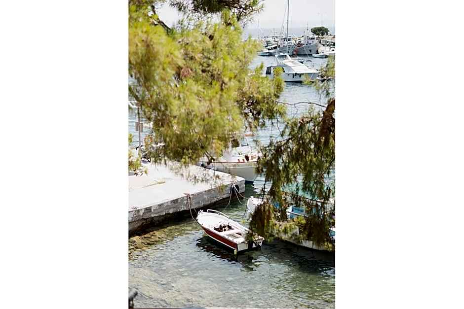 Medusa Luxury Suites