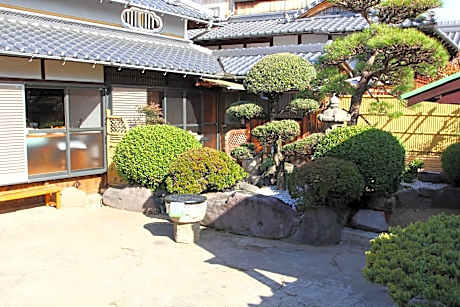 Economy Triple Room with Shared Bathroom