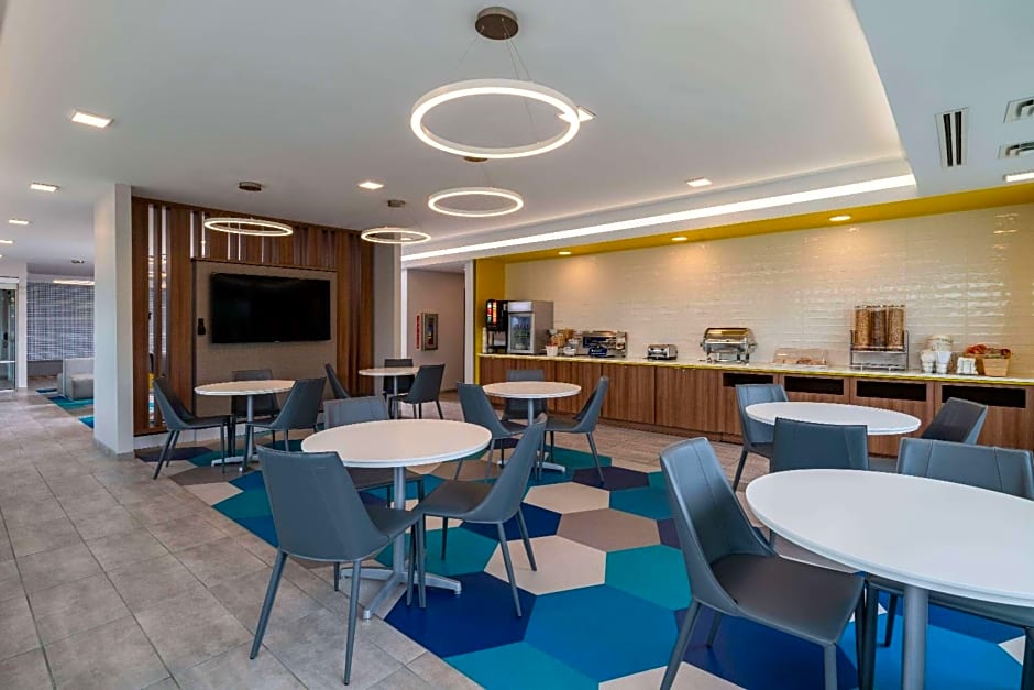 Microtel Inn & Suites by Wyndham Winchester