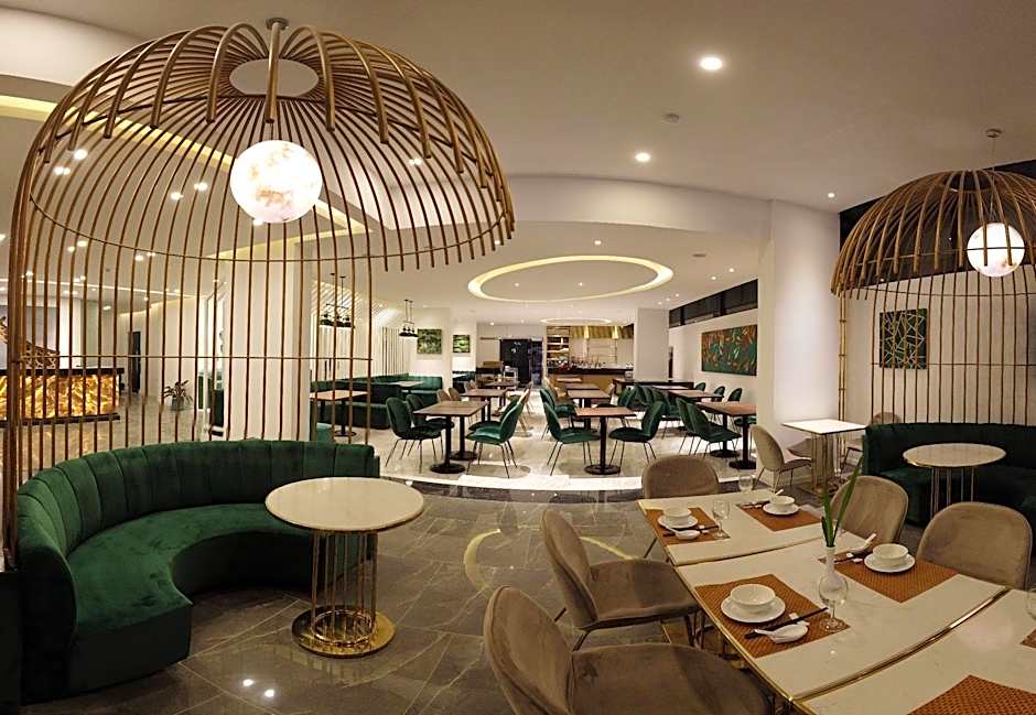 Len Hotel