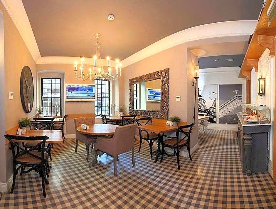 Petros Boutique Hotel