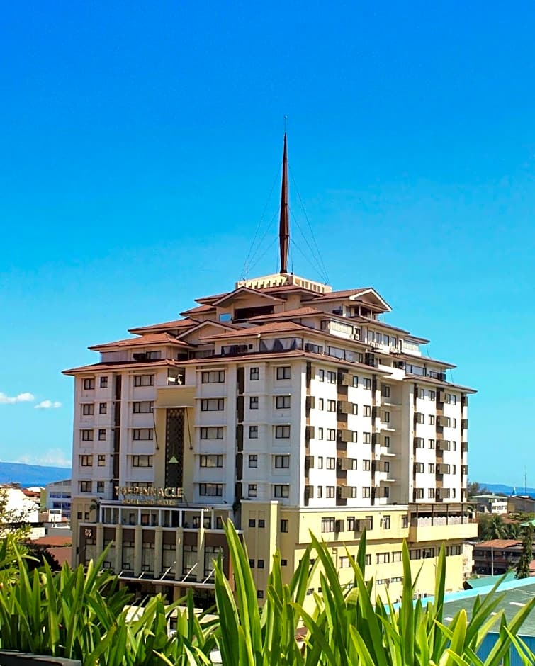 Pinnacle Hotel And Suites