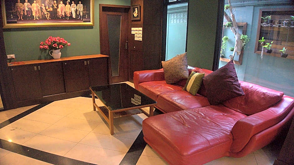 Pannee Residence @ Dinsor