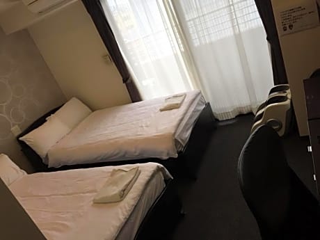 Twin Room - Non-Smoking