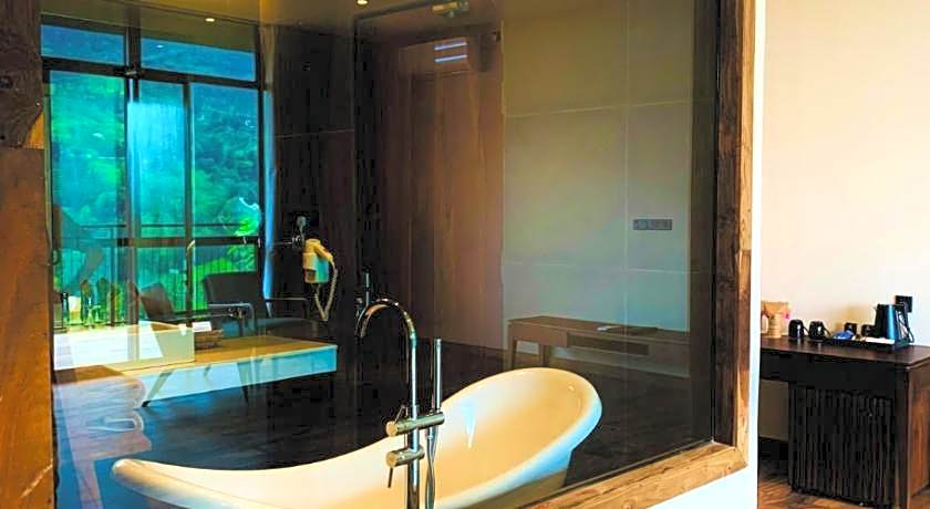 Oak Ray Hotel - Tea Bush Ramboda