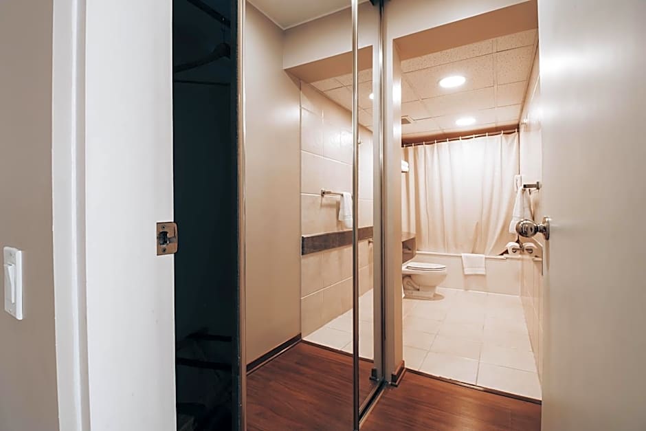 Suites del Bosque Hotel