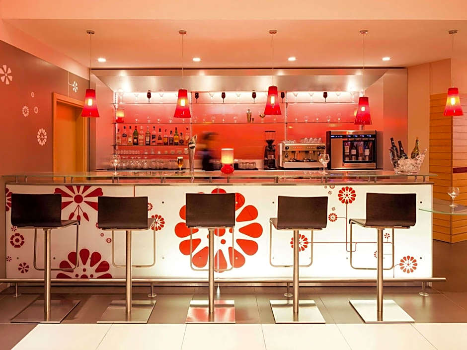 Ibis Barcelona Santa Coloma
