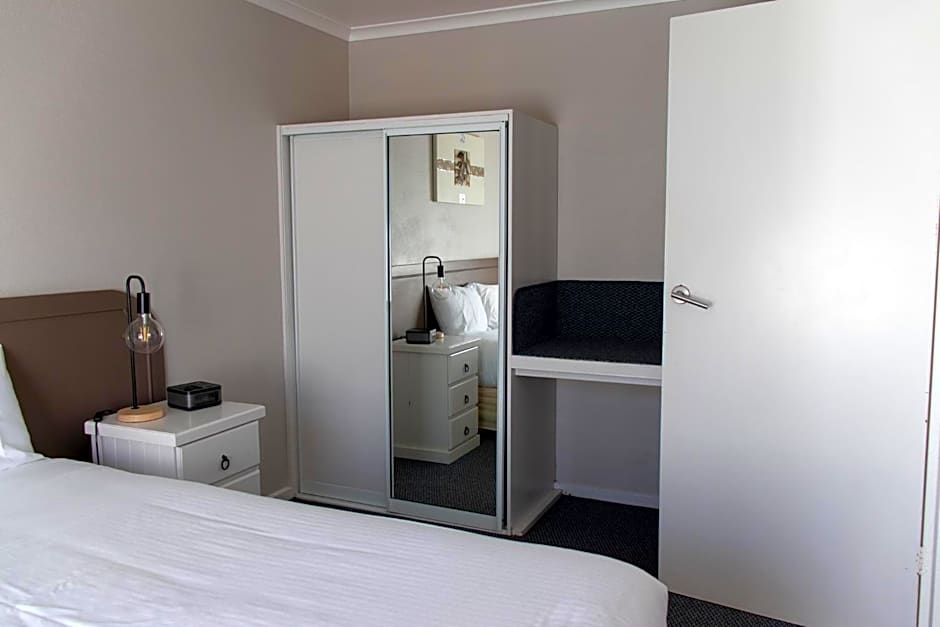 Arkana Motor Inn & Terrace Apartments