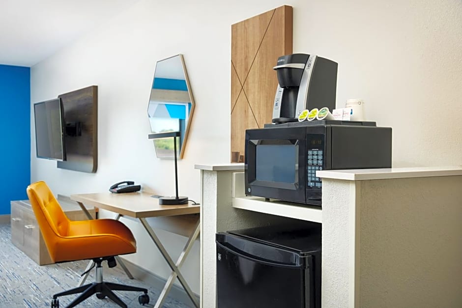 Holiday Inn Express & Suites Bridgeport By IHG