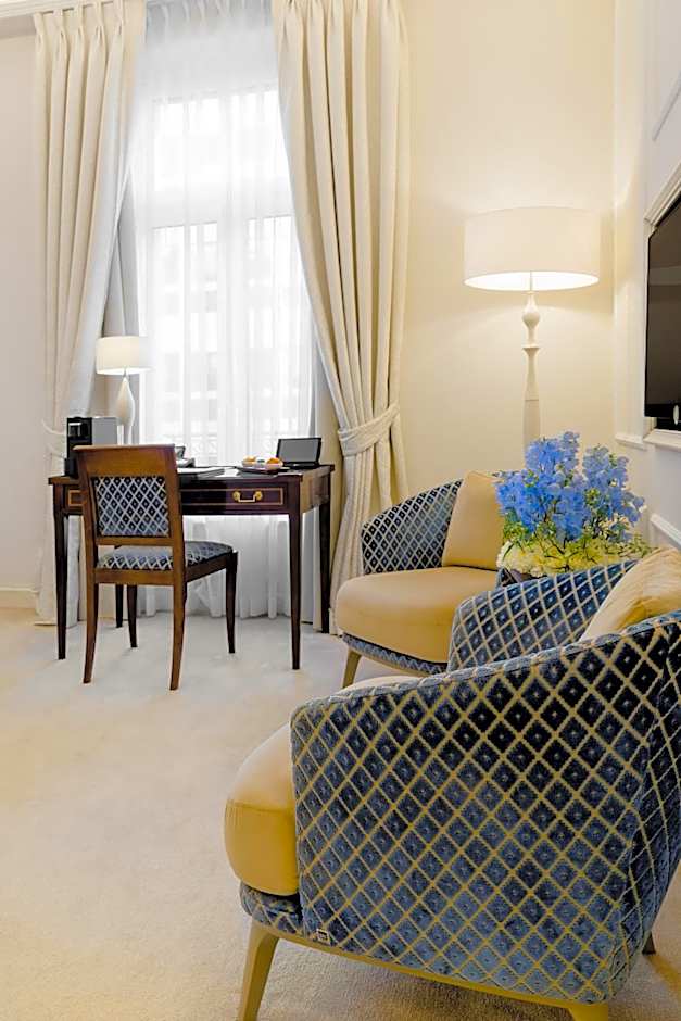 Excelsior Hotel Ernst