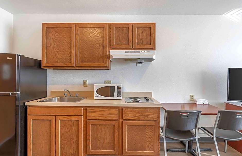 Extended Stay America Select Suites - Omaha - Southwest