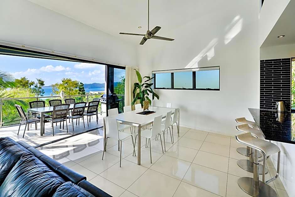 Pinnacle Apartments on Hamilton Island by HIHA