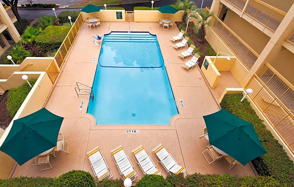 Days Inn by Wyndham Gainesville Florida