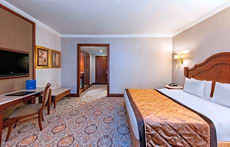 Superior Room with Queen Size Bed