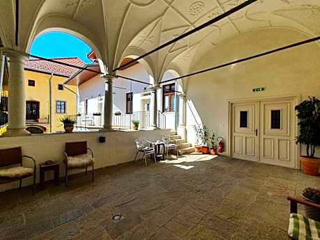 APARTMÁNY LEVOČA self check in