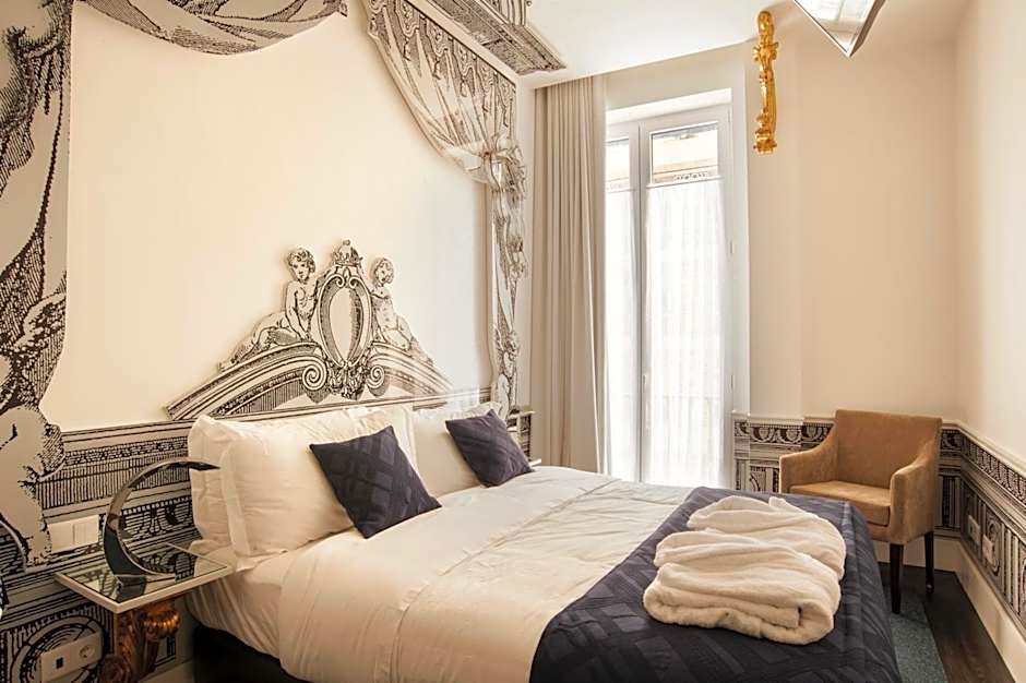 Teatro Boutique Rooms & Suites