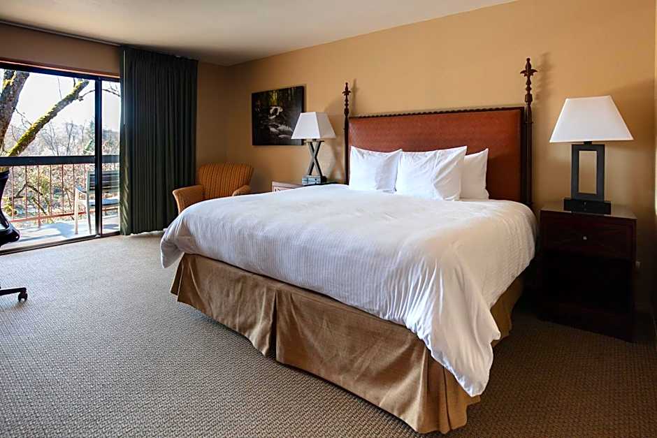 Riverside Inn