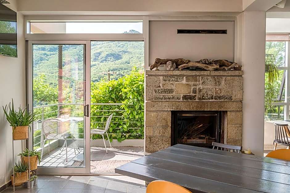 Gefiri Plakas Hotel, Tzoumerka