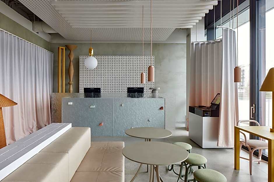 Locke at East Side Gallery